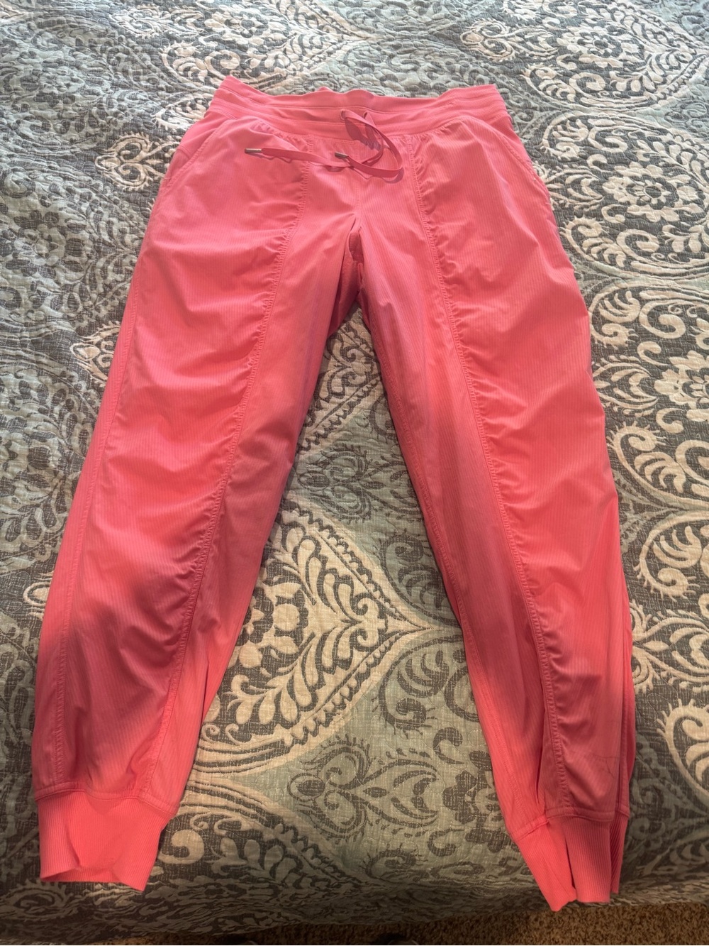 lululemon athletica Womens Coral Pink Davce Studio Lined Joggers — size 10